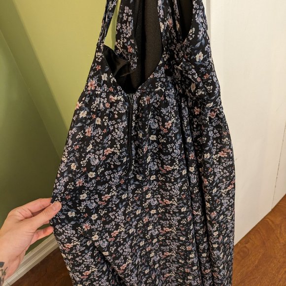 Beautiful Floral Formal Maxi Dress - Picture 6 of 6